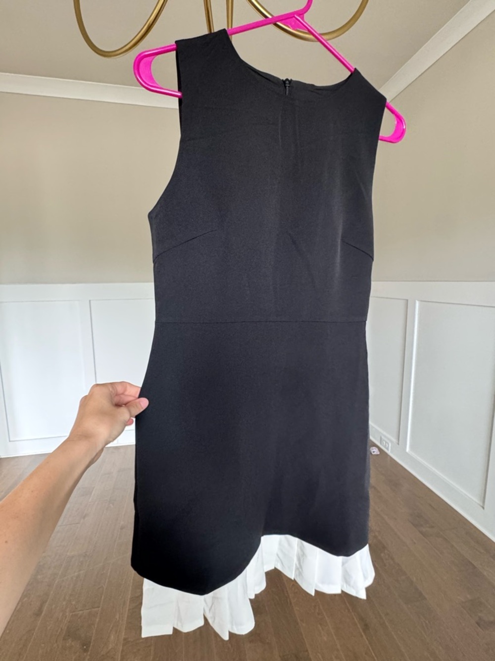 Commense Black Sleeveless Mini Dress with White Pleated Hem - Picture 2 of 5